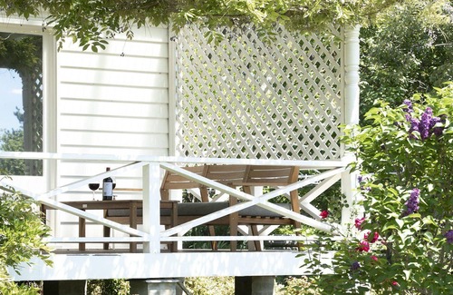 Mittagong House | Bourne Cottage – book 3, pay 2 in May
