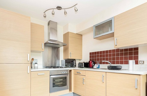 Southbourne Apartment | Bournecoast: Modern apartment close to sandy beaches with outdoor area - FM9627