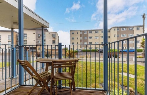 Southbourne Apartment | Bournecoast: Stylish flat - Two Balconies with Sea Glimpses - Parking - FM9625