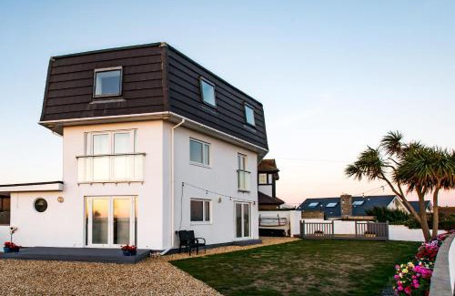 Bournemouth House | Bournemouth Beach & Sea Views