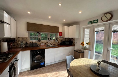 Birmingham House | Bournville park, spectacular comfortable house close to transport links