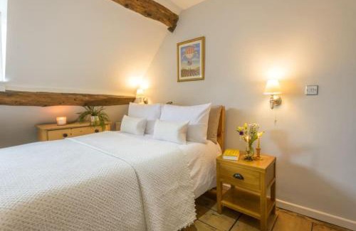 Bourton House | Bourton-on-the-Water Lovely 2Bed Cotswold Cottage