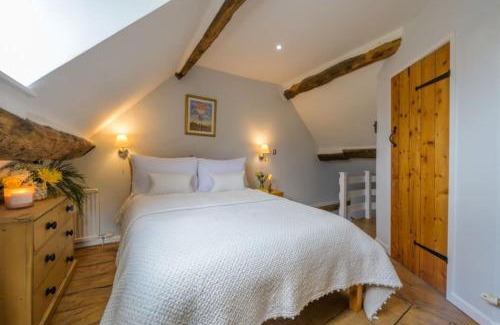 Bourton House | Bourton-on-the-Water Lovely 2Bed Cotswold Cottage