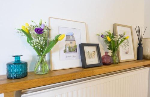 Bourton House | Bourton-on-the-Water Lovely 2Bed Cotswold Cottage