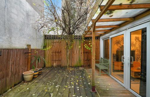 Haverstock Apartment | Boutique 2 Bed Flat in Camden - Private Garden