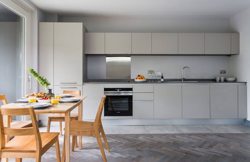 Rushmoor District Apartment | Boutique Apartments by Viridian Apartments