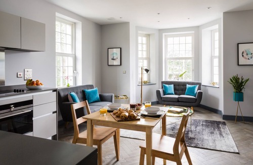 Rushmoor District Apartment | Boutique Apartments by Viridian Apartments