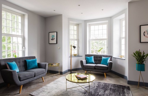 Rushmoor District Apartment | Boutique Apartments by Viridian Apartments
