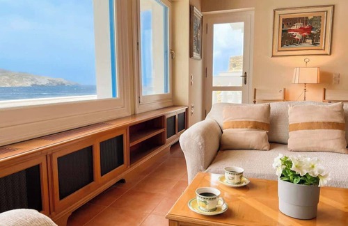 Paleopolis Bed & Breakfast | Boutique B&B Sea Views & Breakfast - Suite 1