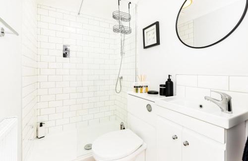 Leamington Spa Apartment | Boutique Basement 1 Bed Flat, central location, free parking, Wi-Fi, Sky, Netflix