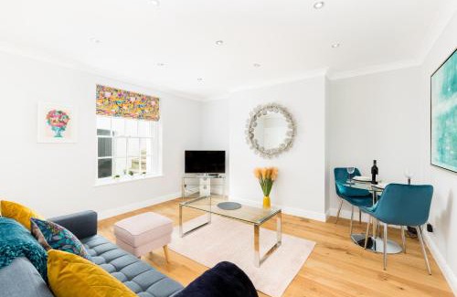Leamington Spa Apartment | Boutique Basement 1 Bed Flat, central location, free parking, Wi-Fi, Sky, Netflix