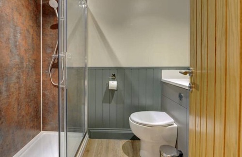 Henley-in-Arden House | Boutique bedroom within guesthouse