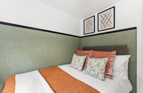 Southville Apartment | Boutique Bristol Abode - Games Room