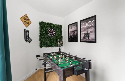 Southville Apartment | Boutique Bristol Abode - Games Room