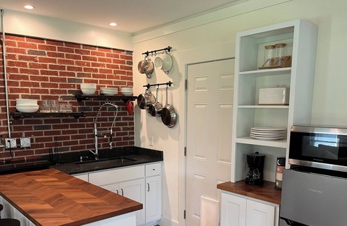 Cayce House | Boutique Bungalow close to USC/Ft. Jackson