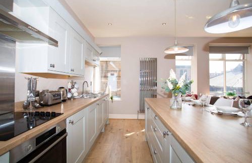 Harrogate City Centre Apartment | Boutique Central 2 bed In Harrogate
