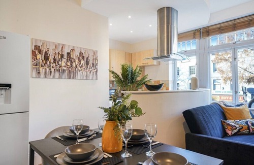 Homerton Apartment | Boutique Central Hackney Abode -&nbsp;Balcony -Sleeps 6