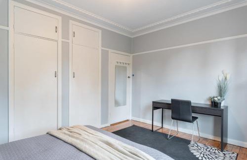 Carramar House | Boutique Double Room in Carramar - Close to Station & Shops - Shared Bathroom