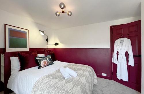 Reading House | Boutique Double Room in Terrace Home - University Hospital City Centre
