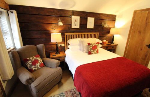 Wolverhampton House | Boutique Garden Lodge @ The Larches