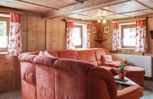 Runhof House | Boutique Holiday Home in Längenfeld near Ski Bus Stop