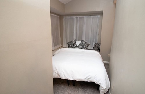 Greensboro House | Boutique Home Made Easy For Traveling Professionals