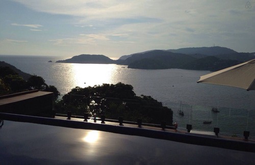 Playa Las Gatas House | Boutique home on the Zihuatanejo Bay, Just A Short Walk From The Beach.