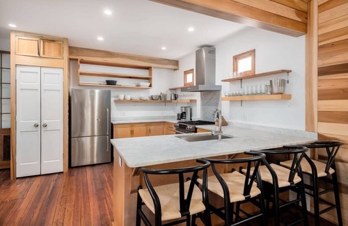 Cannonborough Elliotborough House | Boutique Home & Resort Pool ‘The Cove’