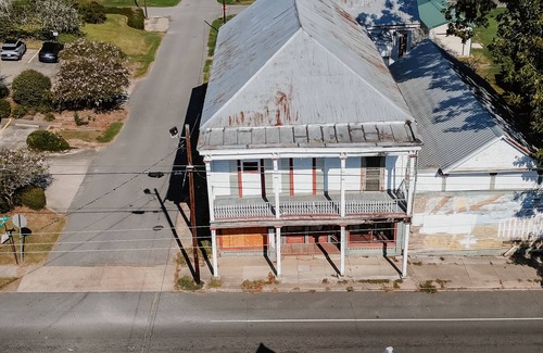 Lebeau House | Boutique hotel in National Historic District of Washington, LA with WiFi, AC