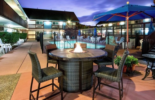 Solvang Apartment | Boutique Hotel King Balcony Room
