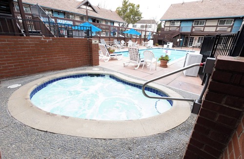 Solvang Apartment | Boutique Hotel King Balcony Room
