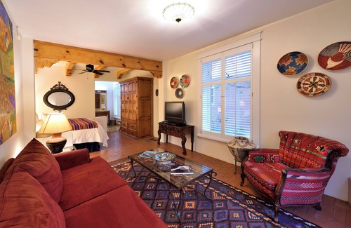 Downtown Santa Fe Bed & Breakfast | BOUTIQUE HOTEL - King deluxe Suite 1/2 mi. from Santa Fe Plaza