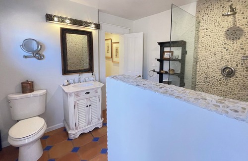 South Capitol Hotel | BOUTIQUE HOTEL - King deluxe Room-1/2 mi. from Santa Fe Plaza