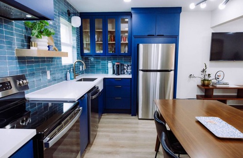 Austin Ave. House | Boutique Hotel Suite ~ minutes from Magnolia + BU