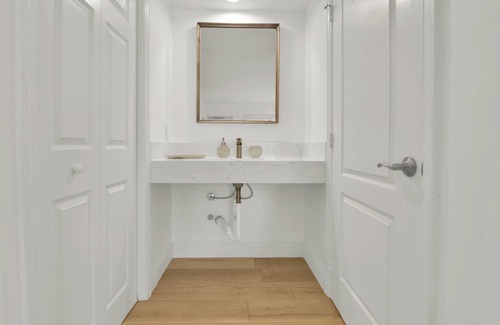 Deerfield Beach Hotel | Boutique Hotel 2 Double Beds 1 block to the beach!