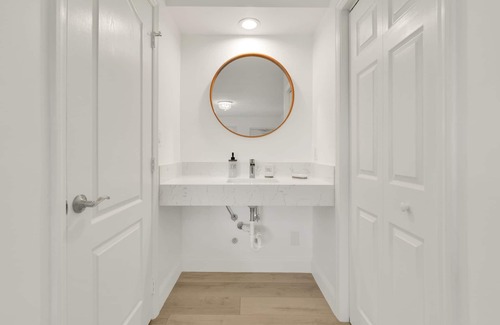 Deerfield Beach Hotel | Boutique Hotel 2 Double Beds 1 block to the beach!