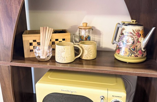 Lawrenceburg Apartment | Boutique Motel with cozy nature inspired mid century design