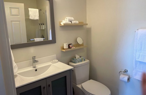 Okanagan-Similkameen Hotel | Boutique motel with private beach access & full kitchen