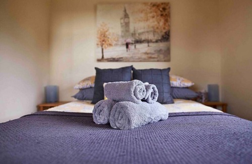 Monmouth Other | Boutique one-bedroom cottage in a stunning countryside location with hot tub