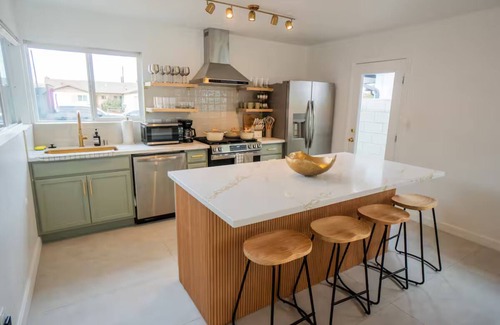 Rowland Heights House | Boutique Pool plus Studio 5BR, 12 Guests, Disney 14m