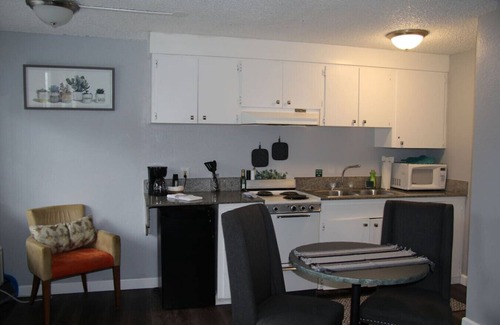 West Hills Apartment | Boutique Room with Kitchen -Naval Suites -226