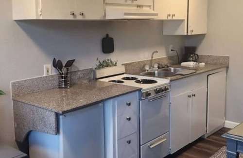 West Hills Apartment | Boutique Room with Kitchen -Naval Suites -226