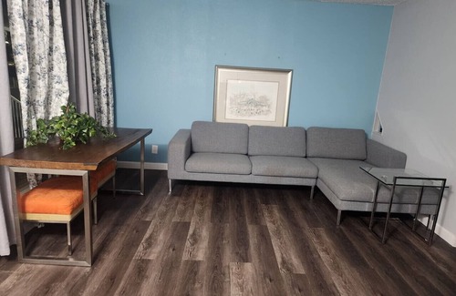 West Hills Apartment | Boutique Room with Kitchen -Naval Suites -227