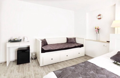Supetar Apartment | Boutique Rooms - With Pool - 3 - R103