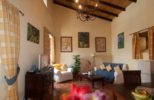 El Rincon Cottage | Boutique self catering cottage with saltwater heated pool, gardens, in mountains