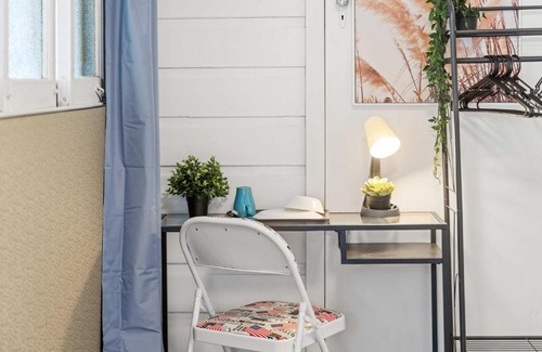 Granville House | Boutique Single Room - Centrally Located at Granville - External - Shared Bathroom