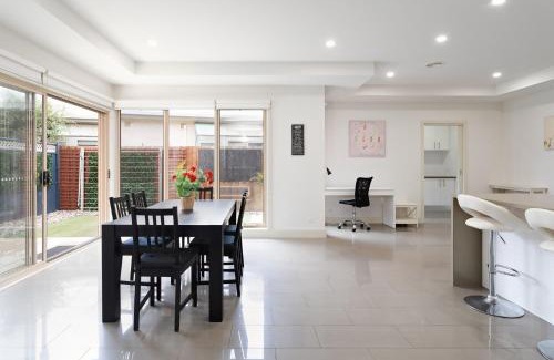 Mentone House | Boutique Stays - Mentone Abode