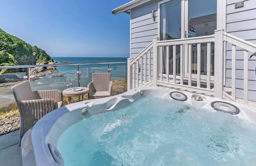 Hele Ski Chalet | Boutique style beach hut ideal for romantic getaways for all occasions.