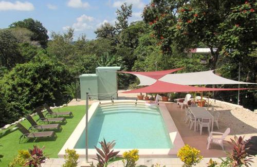 Samara Villa | Boutique Tropical Retreat, Sleeps 10, Perfect for Friends and Fams