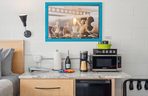 Folly Beach Hotel | Boutique Vera Hotel Room 100: King Room in the Heart of Folly Beach ADA
